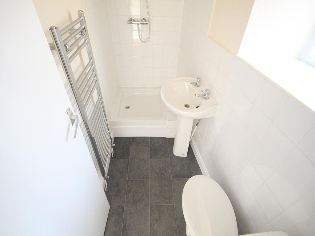 1 bedroom flat To Let in Barnoldswick - 2016-09-15 13.49.59.jpg